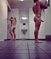 very hot boys 5aa42e263673e.jpg