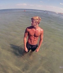 very hot boys 5aa42e306dfd3.jpg