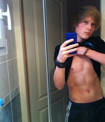 Shirtless Wonders 5a82a7fb27ce7.jpg