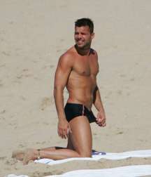 Ricky Martin 5b05228cb0ffd.jpg