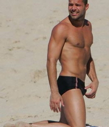 Ricky Martin 5b0522a9aa10c.jpg