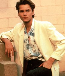 River Jude Phoenix 5b1b7ee3d20ce.jpg
