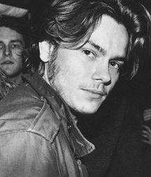River Jude Phoenix 5b1b7ee8e7a4c.jpg
