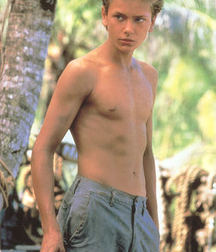 River Jude Phoenix 5b1b7efb8dad4.jpg