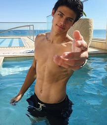 totally sexy 5b2dedbc21da3.jpg