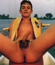Cute twinks  5be4cfc7819f5.jpg