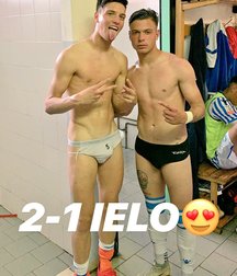 sexy boys  5ce114f5a4543.jpeg