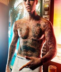 Justin Bieber is hot as hell :) 61b5a59f996f0.jpeg