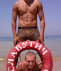 Guys in shorts and swimming trunks 5da457c948b00.png