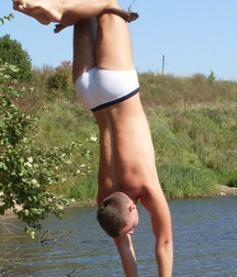 Guys in shorts and swimming trunks 5da458be4d412.png