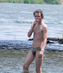 Guys in shorts and swimming trunks 5da45916cf8f8.png