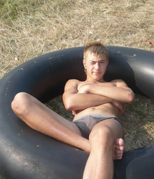 Guys in shorts and swimming trunks 5da4595f71362.png