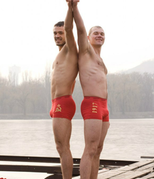 Guys in shorts and swimming trunks 5da4597e2586b.png