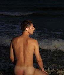 Butt guys 5da45f2645f55.png