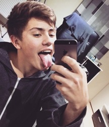 Beautiful boys 5b6d75a97d123.jpg