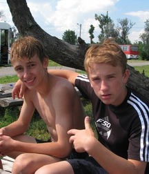 Beautiful boys 5b6d762acad82.jpg