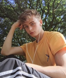 Beautiful boys 5b6d76bb70733.jpg