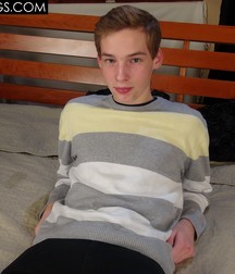 Red Converse Boy Feet 5a9a464d40db1.jpg