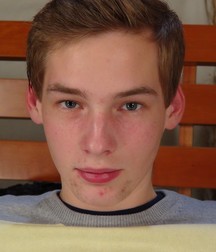 Red Converse Boy Feet 5a9a464f31f17.jpg