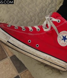 Red Converse Boy Feet 5a9a465203c06.jpg