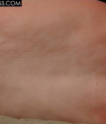 Red Converse Boy Feet 5a9a46c7171cd.jpg