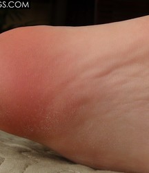 Red Converse Boy Feet 5a9a46c853a36.jpg