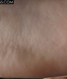 Red Converse Boy Feet 5a9a46e967c15.jpg