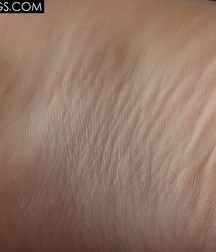 Red Converse Boy Feet 5a9a46fa3bf57.jpg