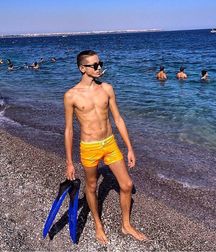 OMG hot. 5de3dc99d90a6.jpg