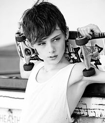 OMG hot. 5de3dc9aa6a64.jpg