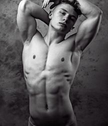 OMG hot. 5de3dc9ec9609.jpg