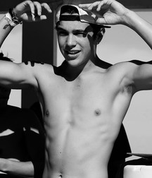 OMG hot. 5de3dca359035.jpg