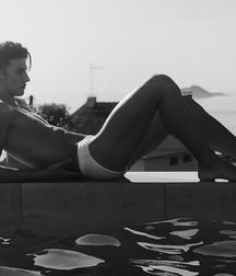 OMG hot. 5de3dcc582ee1.jpg