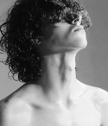 OMG hot. 5de3dccf4c133.jpg