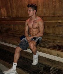 Hot Sox 6 5aac83db4a376.jpg