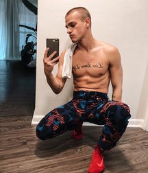 Hot Sox 9 5aac985fc8681.jpg