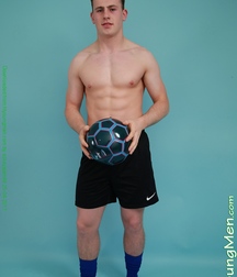 Tom S. 5ab78402b39df.jpg