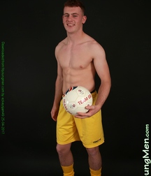 Tom S. (Yellow) 5ab785534654a.jpg