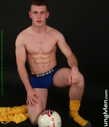 Tom S. (Yellow) 5ab785aff0d77.jpg