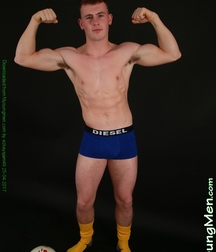 Tom S. (Yellow) 5ab785e372203.jpg