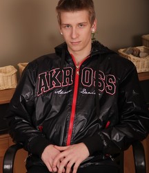 Leon 5ab78f1680643.jpg