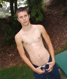 Alan 5abb3fcad35a5.jpg