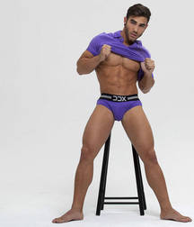 Keon Davis 5abbeb3cd56a2.jpg