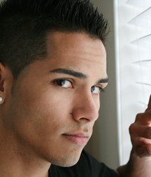 Damian sexy eyes 5ac313471f9d7.jpg