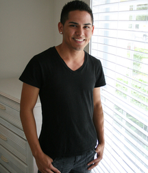 Damian sexy eyes 5ac313596430a.jpg
