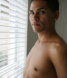 Damian sexy eyes 5ac313a97ba11.jpg