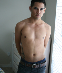 Damian sexy eyes 5ac313baa39cc.jpg