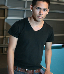 Damian sexy eyes 5ac3140238541.jpg