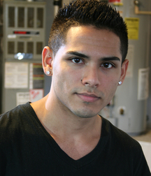Damian sexy eyes 5ac3140b6b93a.jpg