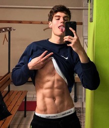 Oh...Nice 5b3d5ac02b076.jpg